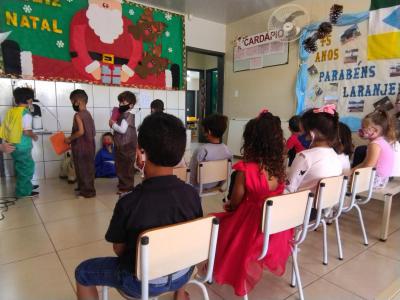 Núcleo Feminino Coprossel e CEMEI Sementinha do Saber levam alegria no Natal das Crianças da Escola